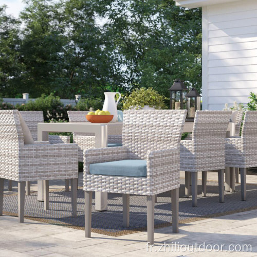 Chaise de salle à manger de la terrasse de la terrasse